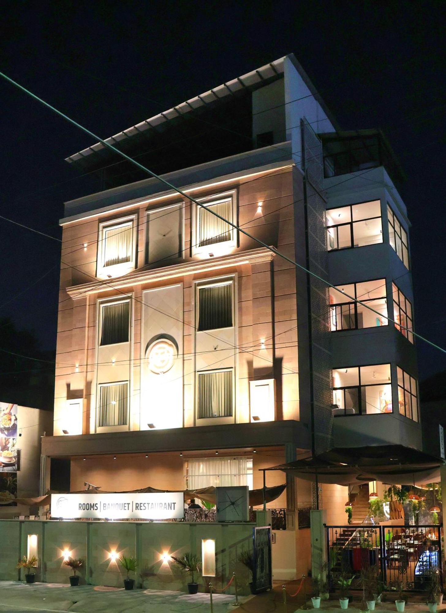 Labels Hotel Nagpur Exterior photo