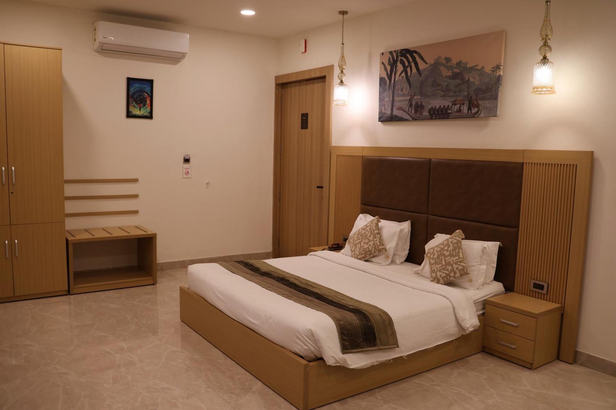 Labels Hotel Nagpur Exterior photo